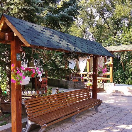 Zabava Guest House Ivano-Frankivsk Exterior photo