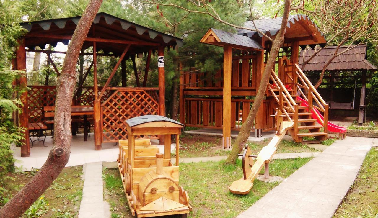 Zabava Guest House Ivano-Frankivsk Exterior photo